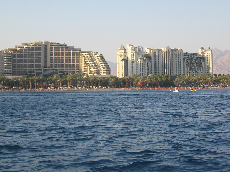 Eilat - Cheap Flights and Tips for a Sunny or winter vacation in Israel. Local Attractions And Eilat Hotels